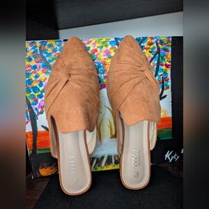 NWOT Women's Tan Suede Mules 9.5